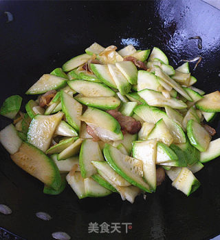 肉炒小西葫的做法步骤：6