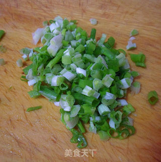 摊煎饼果子的做法步骤：3