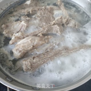 孜然羊排的做法步骤：1