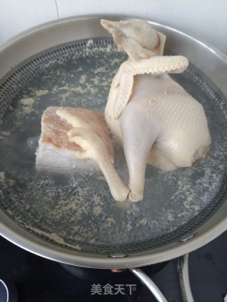 韭菜回锅肉的做法步骤：1