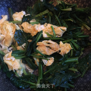 菠菜鸡蛋炒年糕的做法步骤：10