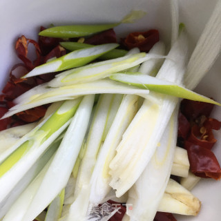 干煸虾仁的做法步骤：2
