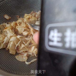 猪肉炒笋干的做法步骤：8