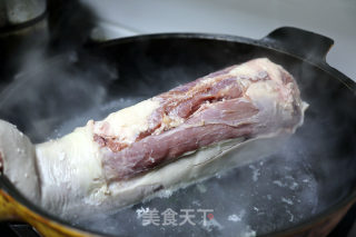 卤牛舌汤面的做法步骤：2