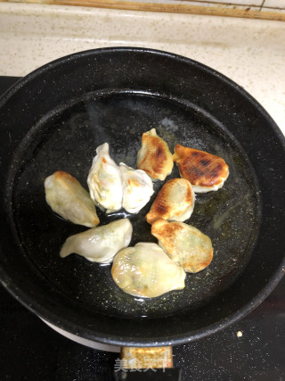 香煎小饺的做法步骤：3