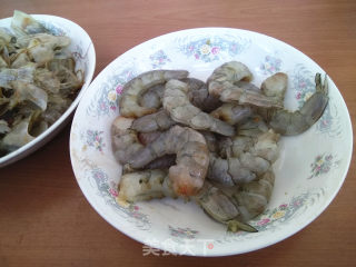 酸酸甜甜番茄虾仁的做法步骤：1