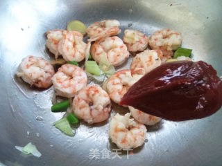 酸酸甜甜番茄虾仁的做法步骤：4