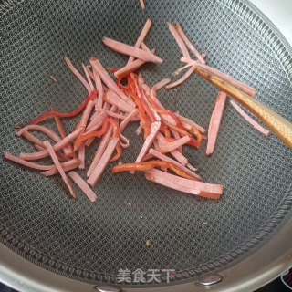 “早春美味”火腿肠炒藜蒿的做法步骤：8