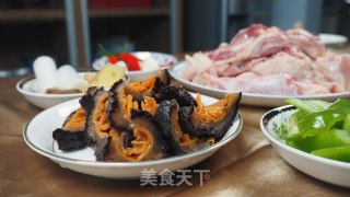 海参鸡煲的做法步骤：1