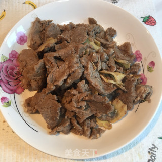 杏鲍菇炒牛肉的做法步骤：2