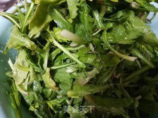 荠菜肉丝炒年糕的做法步骤：4