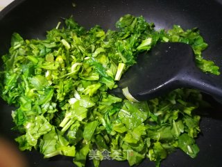 荠菜肉丝炒年糕的做法步骤：7