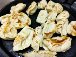 素白菜煎饺的做法步骤：4