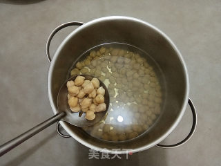 香椿拌鹰嘴豆的做法步骤：3