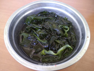 裙带菜拌豆芽菜的做法步骤：3