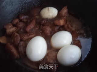 红烧肉熏鸡蛋烩大白菜的做法步骤：7