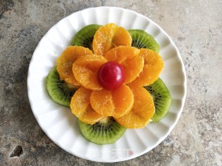 水果花朵拼盘的做法步骤：7