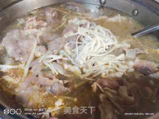 金针菇煮羊肉片的做法步骤：5