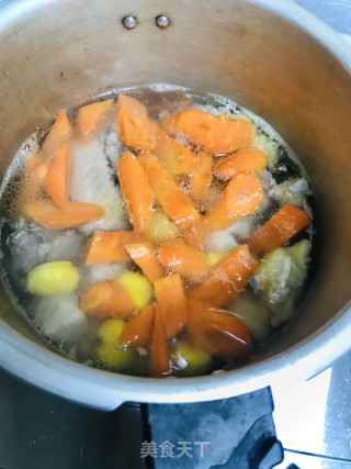 板栗鸡汤的做法步骤：5
