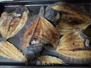 自制大地鱼粉的做法步骤：2