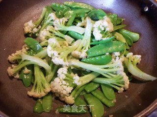 荷兰豆炒菜花的做法步骤：8