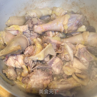 茶树菇焖鸡的做法步骤：4