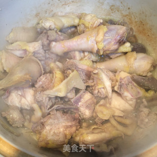 茶树菇焖鸡的做法步骤：5