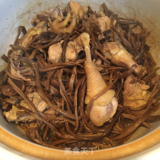 茶树菇焖鸡的做法步骤：8