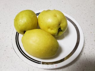 冰糖雪梨炖桃胶的做法步骤：1