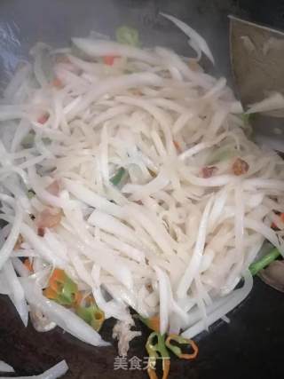 炒萝卜丝的做法步骤：5
