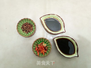 椒油炝拌菠菜豆皮的做法步骤：2