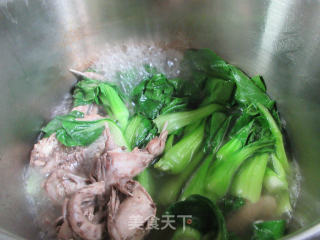 菜芯排骨鹌鹑汤的做法步骤：9