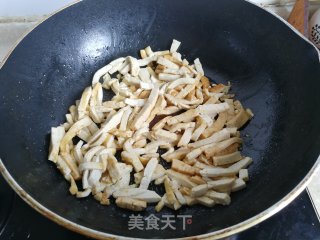 芹菜炒豆腐的做法步骤：4