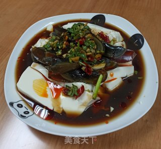浇汁豆腐皮蛋的做法步骤：7