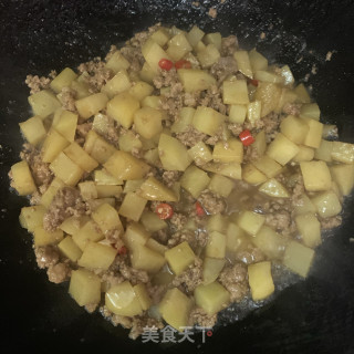 土豆炒肉末的做法步骤：7