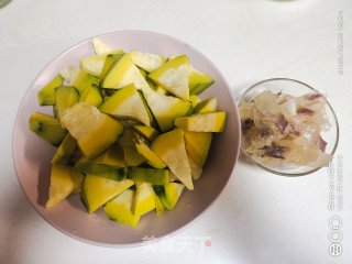 腊肉烧南瓜的做法步骤：1