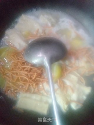 土豆豆皮汤的做法步骤：3
