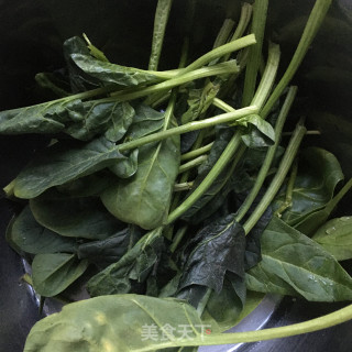 绿豆芽拌菠菜的做法步骤：2