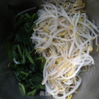 绿豆芽拌菠菜的做法步骤：5