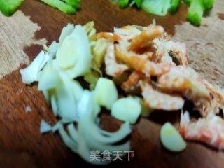 萝卜丝虾皮手擀面的做法步骤：2