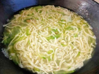 萝卜丝虾皮手擀面的做法步骤：12