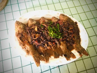 豆豉鲫鱼的做法步骤：8
