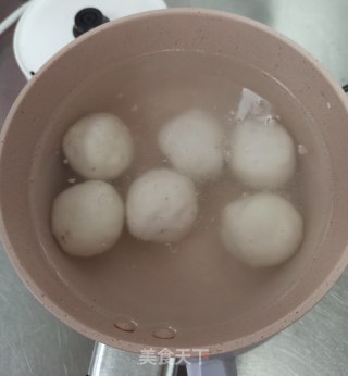 紫薯牛奶汤汤圆的做法步骤：4