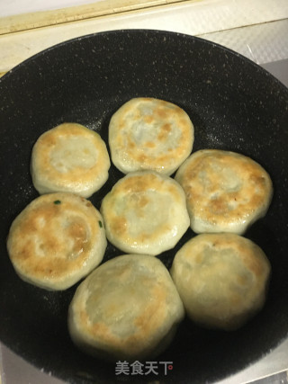 鸡蛋豆腐韭菜盒子的做法步骤：6
