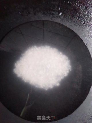 菠菜皮蛋粥的做法步骤：1