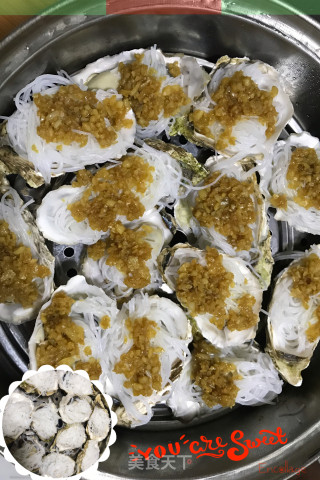 蒜蓉粉丝蒸生蚝的做法步骤：6