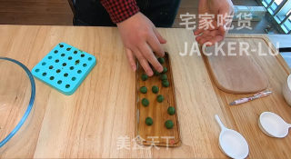 第一次尝试自制滚元宵，抹茶巧克力馅，简单又美味！的做法步骤：7