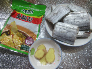 酸菜带鱼的做法步骤：1