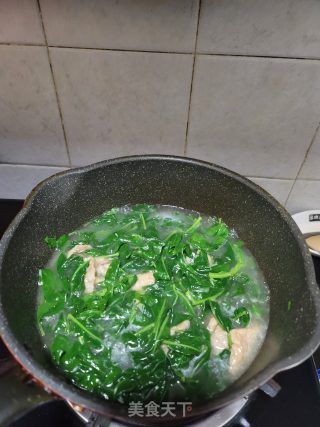 枸杞叶瘦肉汤的做法步骤：8