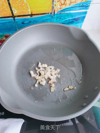 油渣炒菜心的做法步骤：5